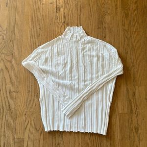 Roucha White ‘Tosha Sweater’ Turtleneck knit